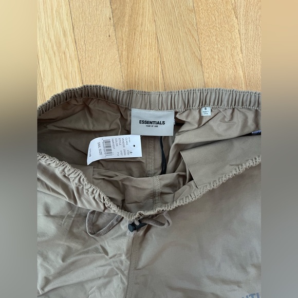 fear of god essentials volley short - Picture 3 of 4